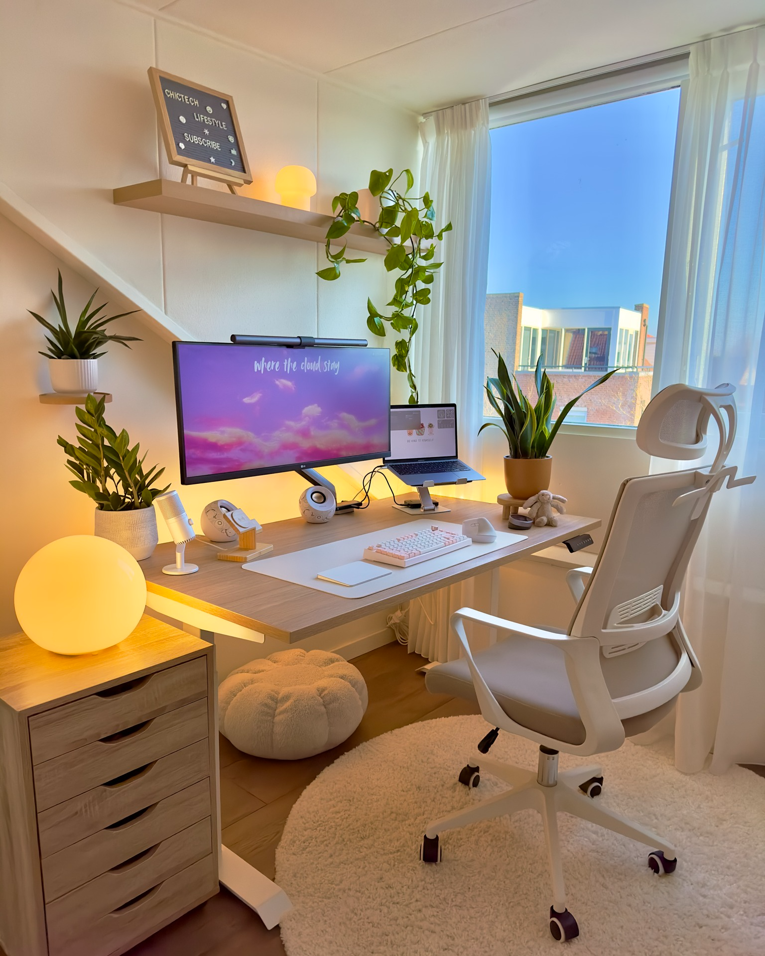 Gaming station